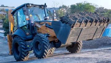 V-Series Backhoe Loaders 570V