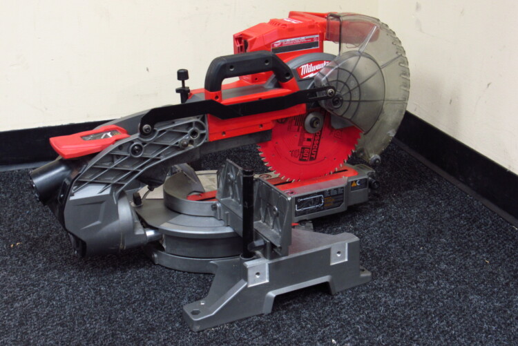 Milwaukee 2734-20 M18 18V Li-ion 10' Compound Sliding Miter Saw - Image 5