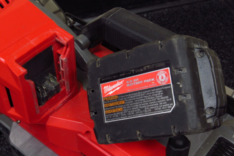 Milwaukee 2734-20 M18 18V Li-ion 10' Compound Sliding Miter Saw - Image 2