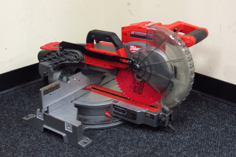 Milwaukee 2734-20 M18 18V Li-ion 10' Compound Sliding Miter Saw