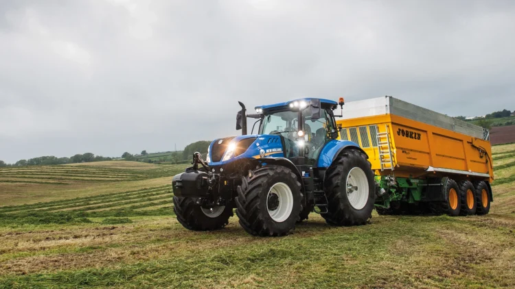 New Holland T7.245 Max. horsepower - ISO TR14396 - ECE R120 [kW/hp(CV)] 162/220 Rated engine speed (rpm) 2200 - Image 5