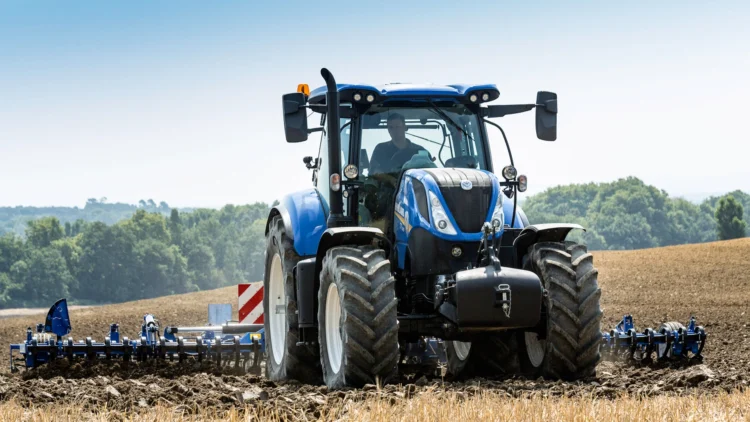 New Holland T7.245 Max. horsepower - ISO TR14396 - ECE R120 [kW/hp(CV)] 162/220 Rated engine speed (rpm) 2200 - Image 2