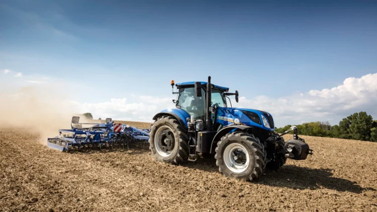 New Holland T7.245 Max. horsepower - ISO TR14396 - ECE R120 [kW/hp(CV)] 162/220 Rated engine speed (rpm) 2200 - Image 6
