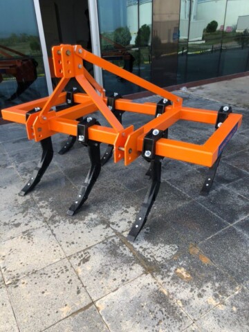 chisel cultivating plough CP7