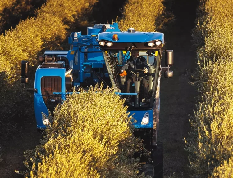 NEW HOLLAND HARVSTER HIGH CAPACITY BRAUD 10.90X OLIVE - Image 3